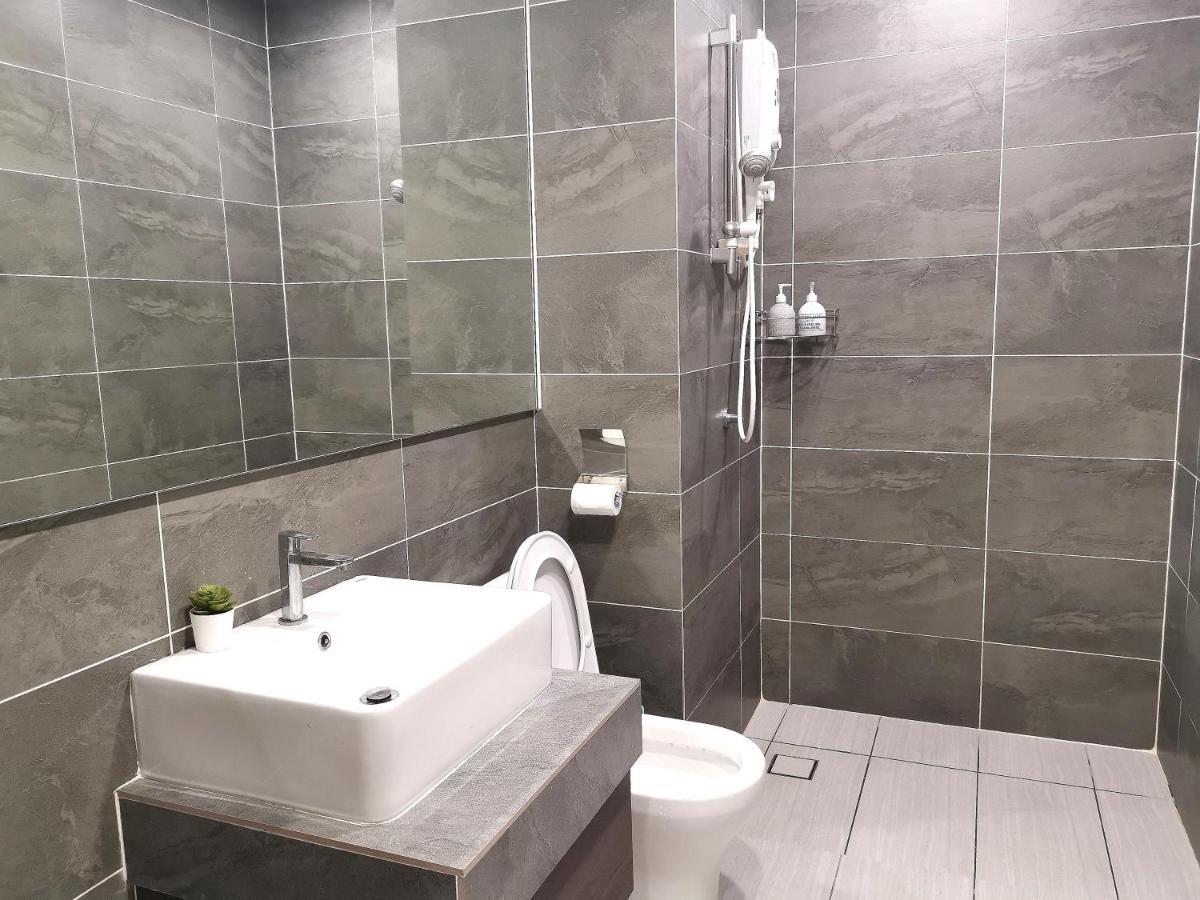 Bell Suite - The Premium Suite @ Сепанг Екстериор снимка