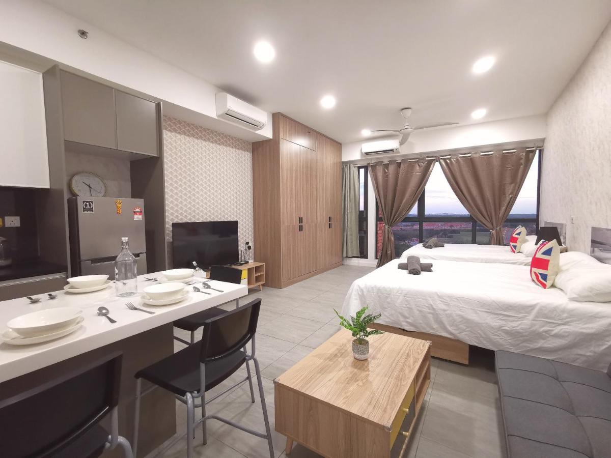 Bell Suite - The Premium Suite @ Сепанг Екстериор снимка