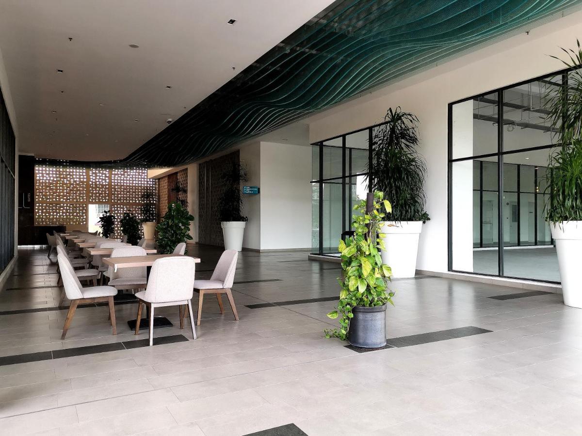 Bell Suite - The Premium Suite @ Сепанг Екстериор снимка