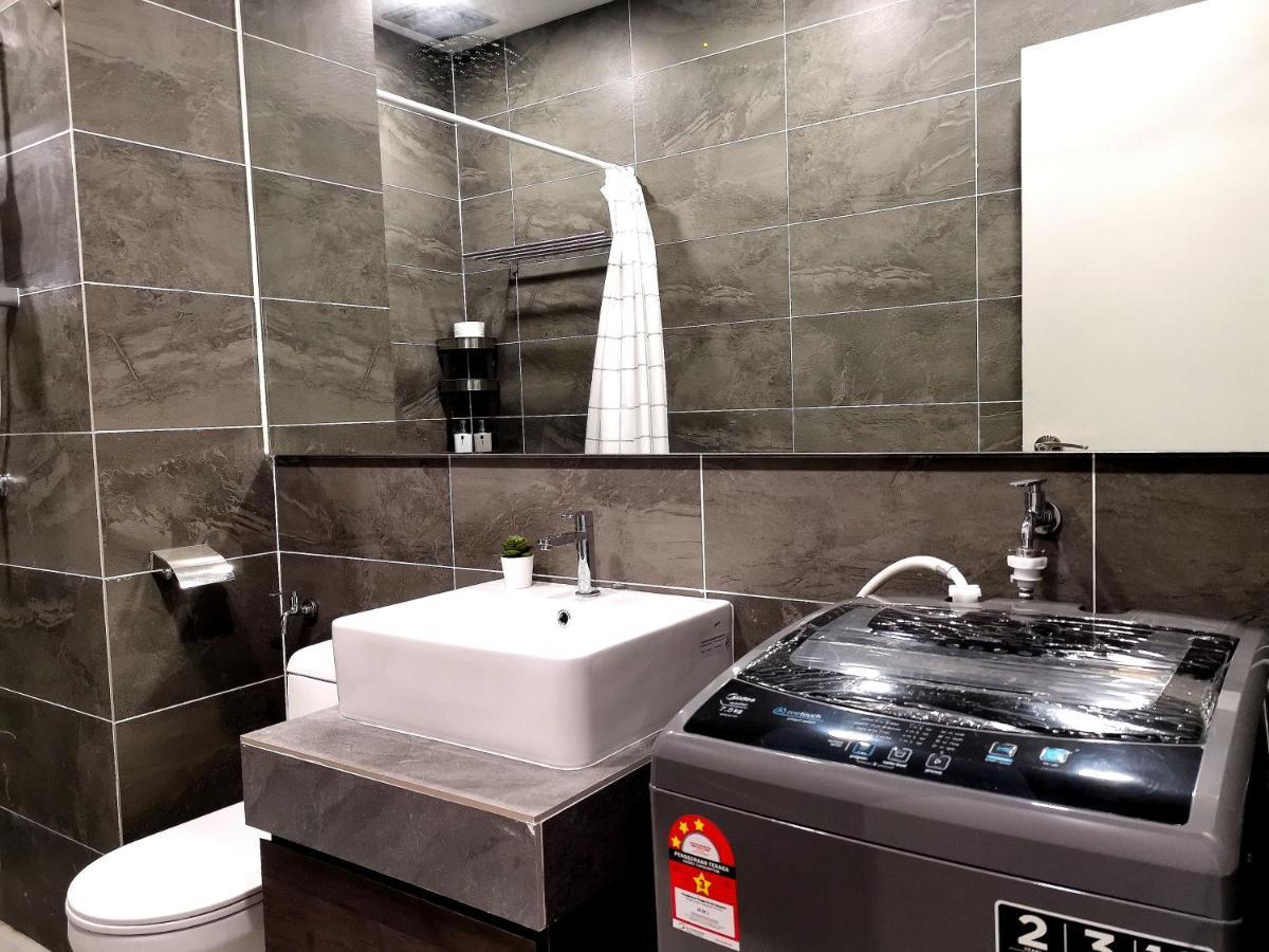 Bell Suite - The Premium Suite @ Сепанг Екстериор снимка